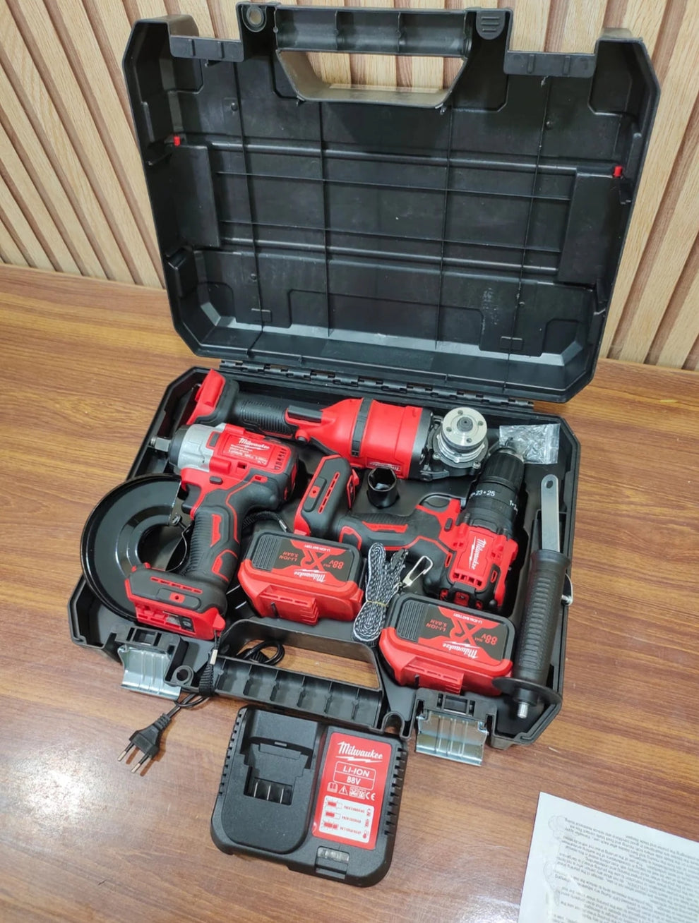 Milwaukee 3 in 1 drill machine set