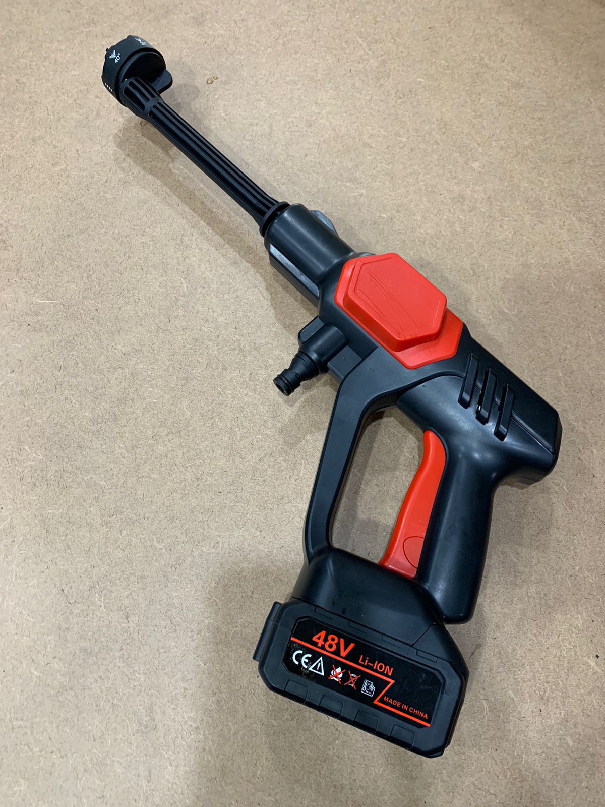 Rechargeable pressure washer 48v 2 buttery