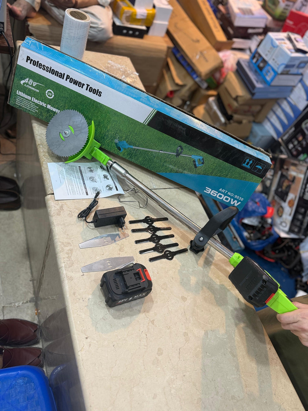 Rechargeable Grass cutting Machine 48v 2 buttery