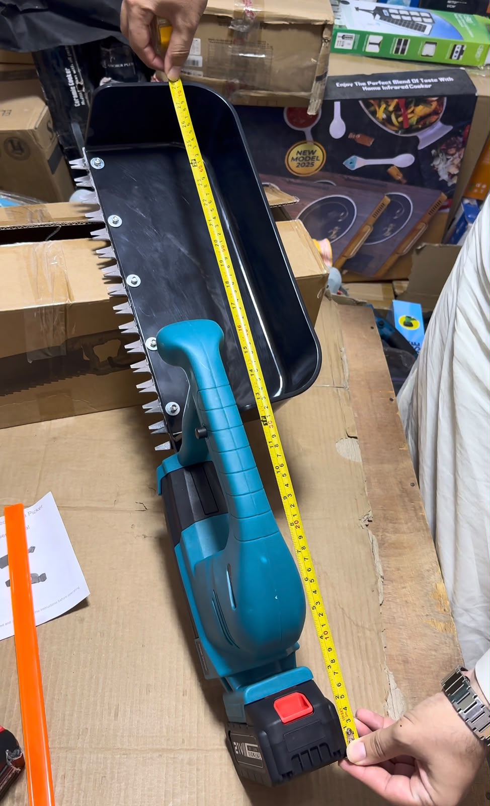 Rechargeable Hedge Trimmer machine