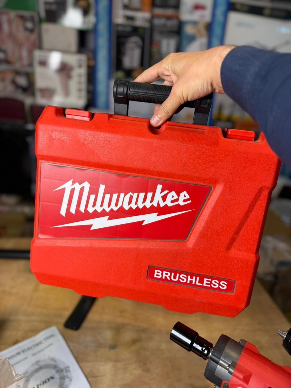 Milwaukee 2 in 1 Cordless Drill & Impact Driver