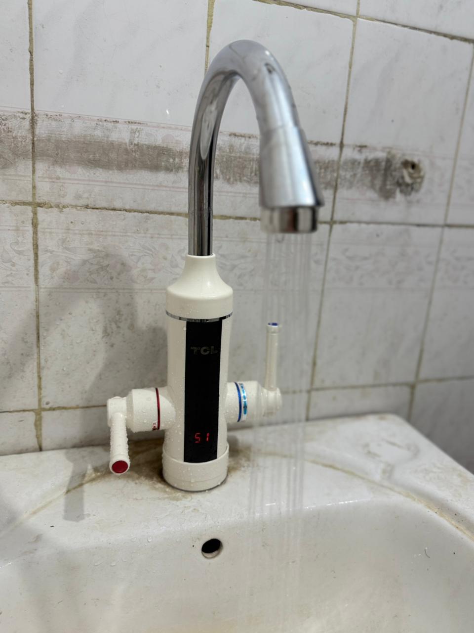 TCL Electric hot water faucet