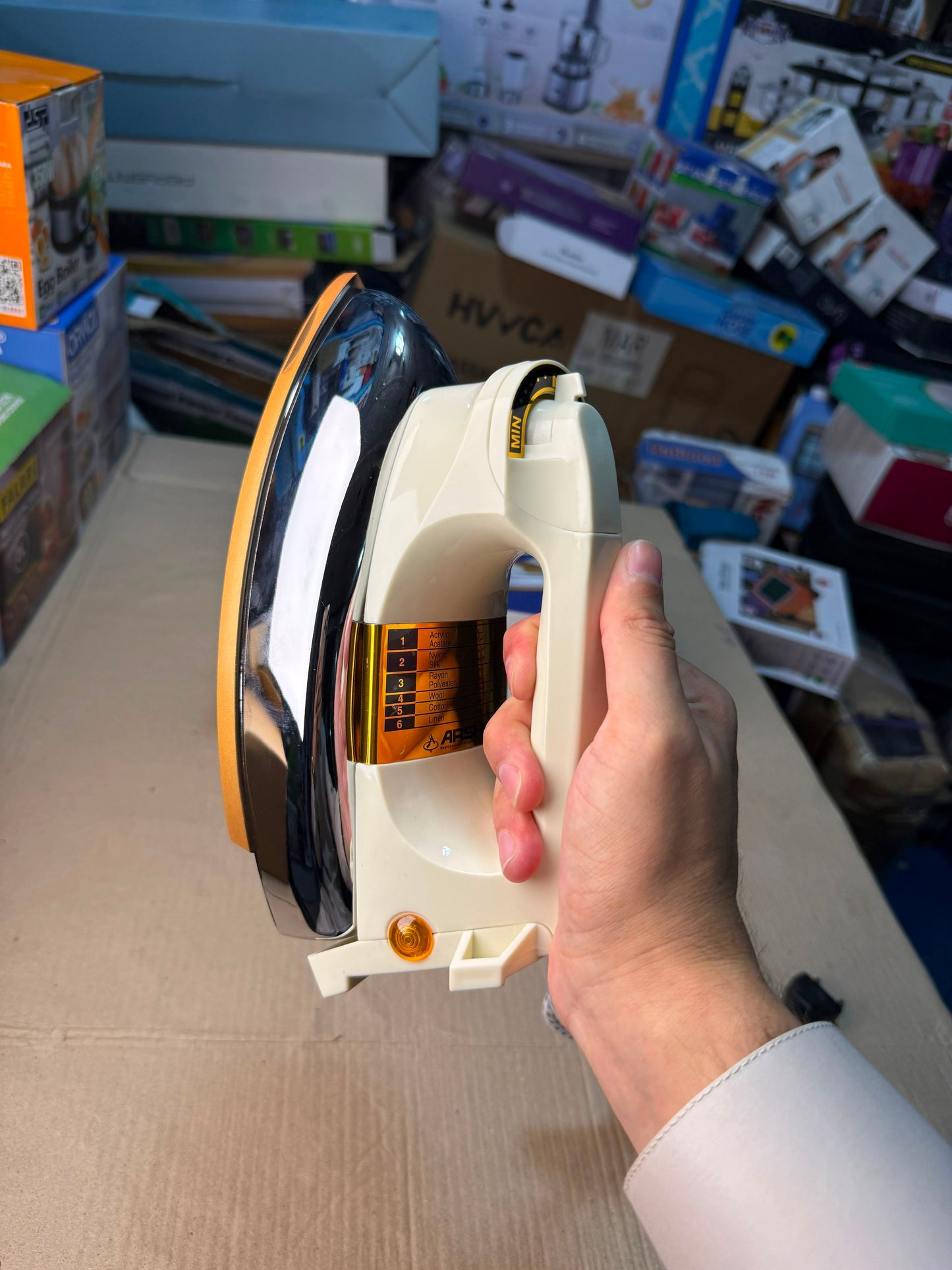 ARSHIA AS2212-9033 Electric Dry Iron – Ceramic Soleplate