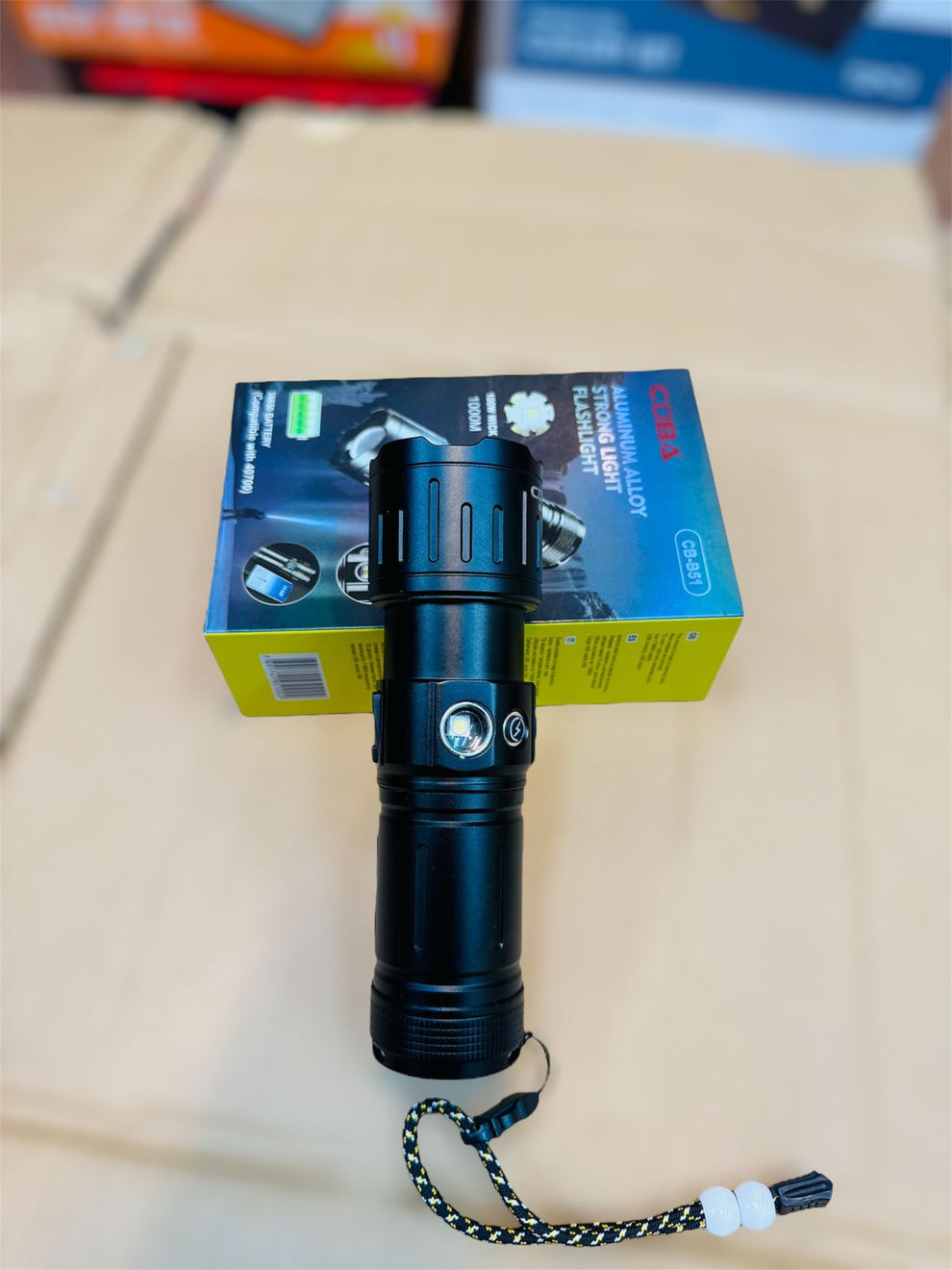cuba B51 1000m range torch & flash light