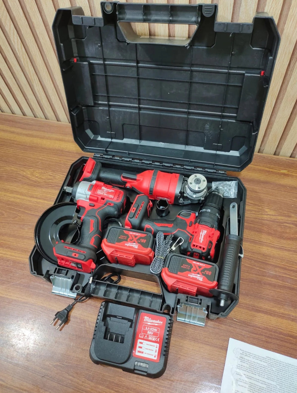 Milwaukee 3 in 1 drill machine set