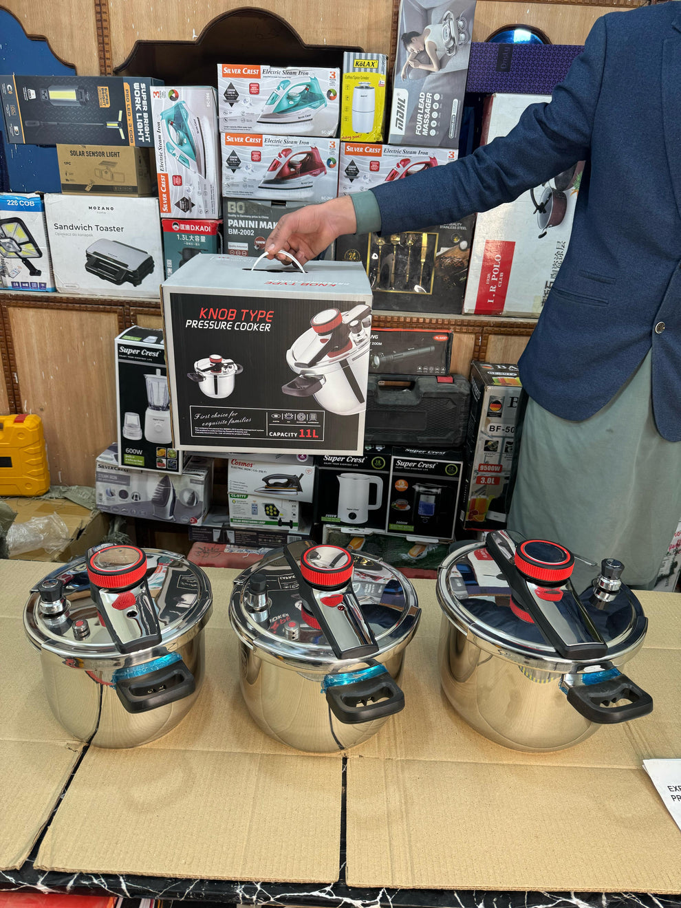 Germany lot AUTOMATIC PRESSURE COOKER 7 & 9 litter