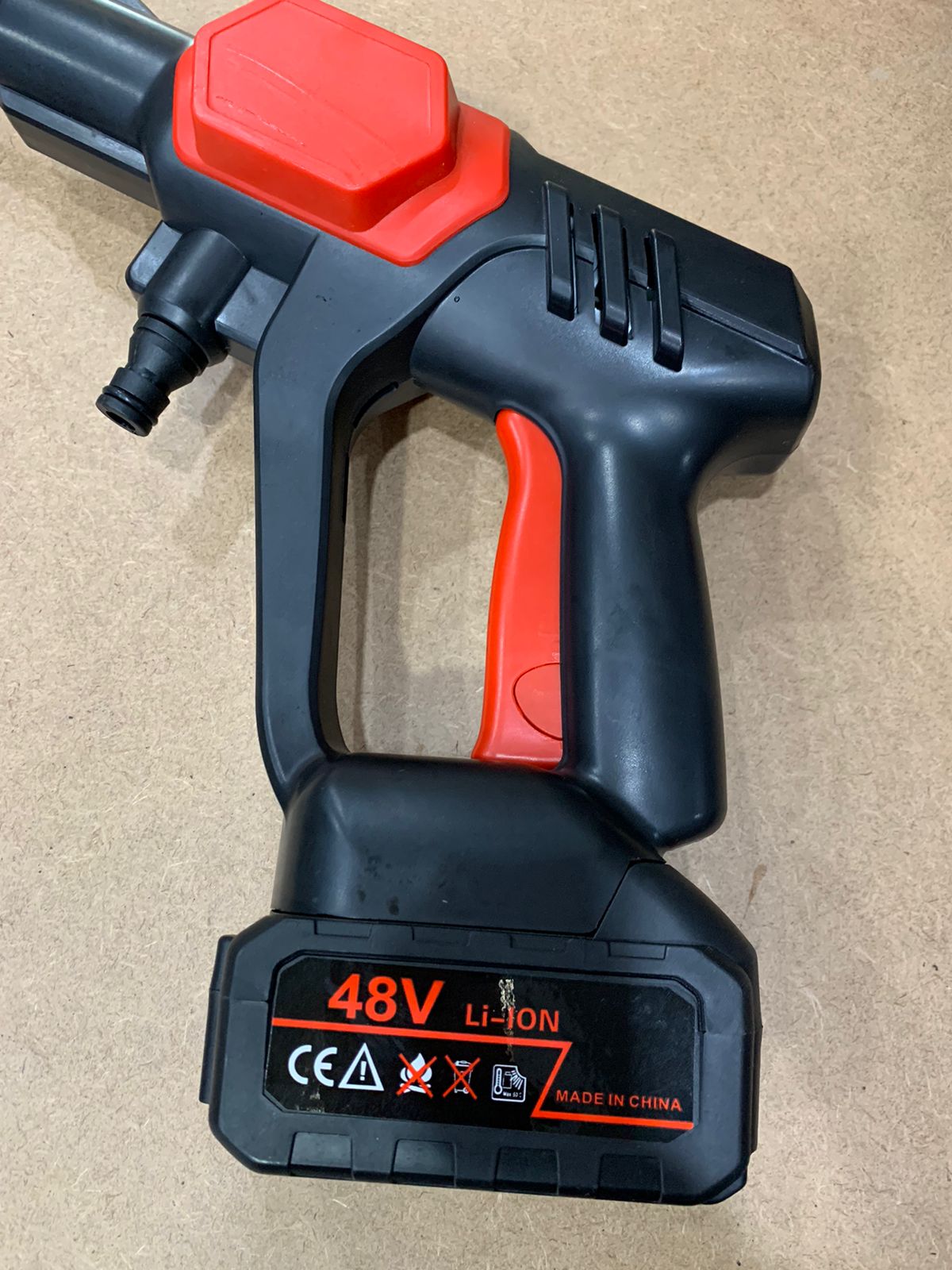 Rechargeable pressure washer 48v 2 buttery