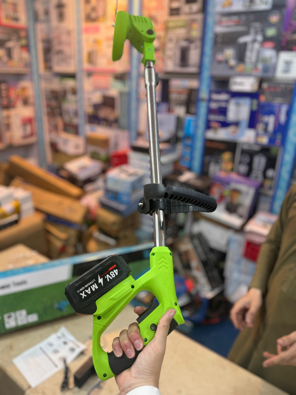 Rechargeable Grass cutting Machine 48v 2 buttery
