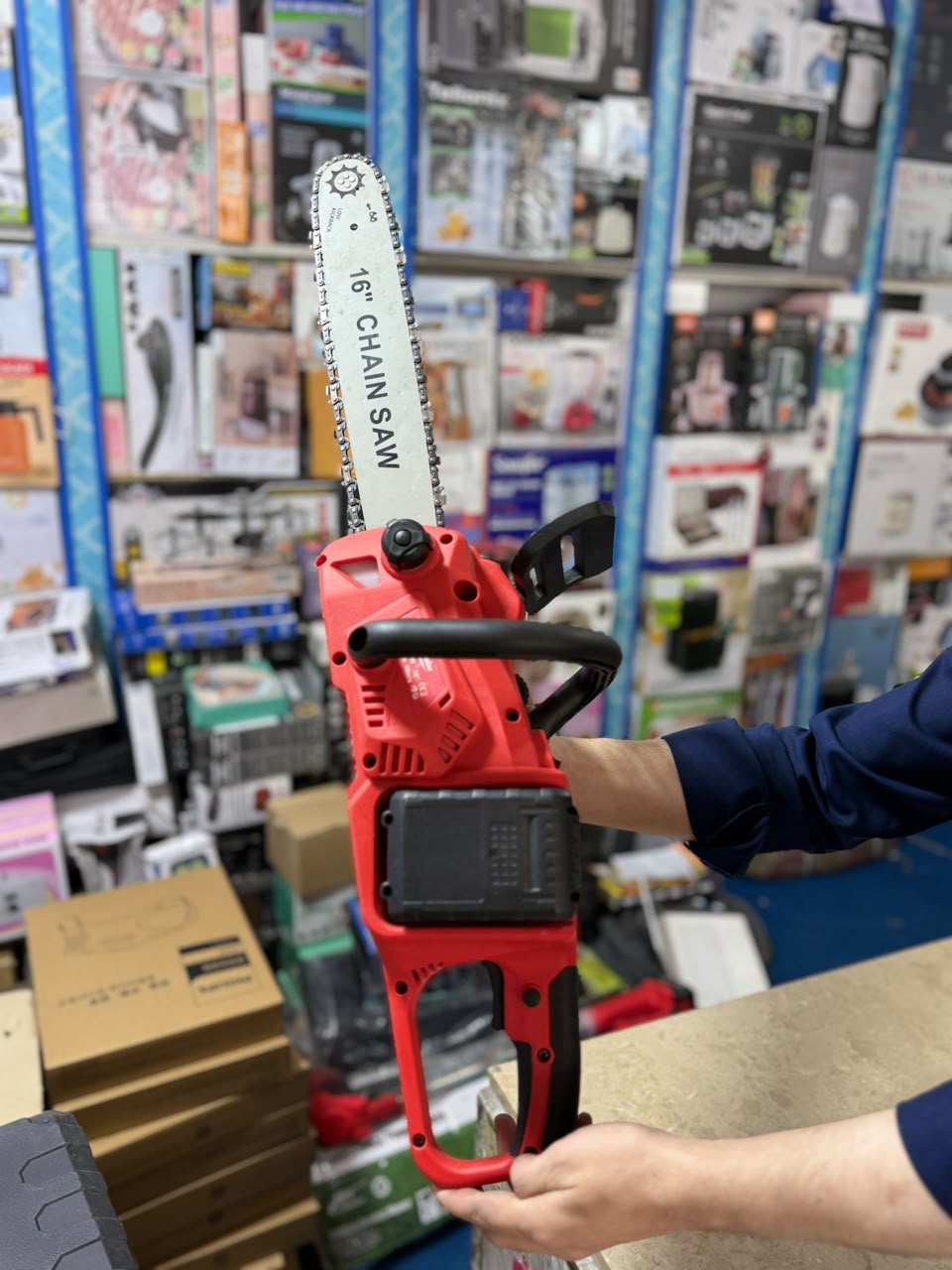 Cordless  Rechargeable with 2 Battery-Powered full  16-Chain Saw