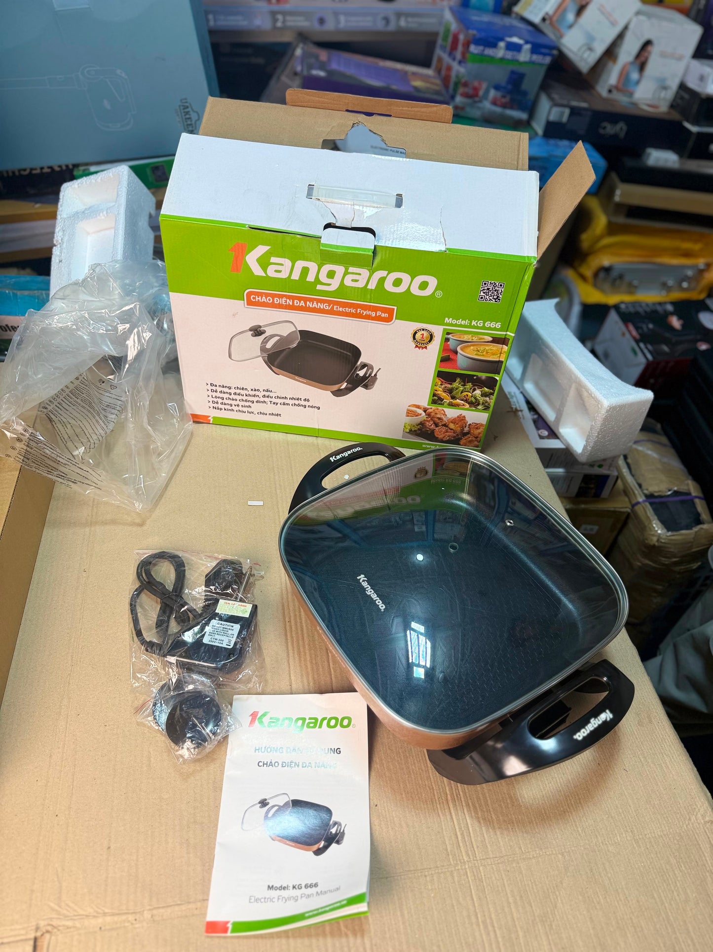 Kangaroo KG-666 Electric Frying PanCapacity: Suitable for family-size cooking
Size: Approx. 30 × 30 cm