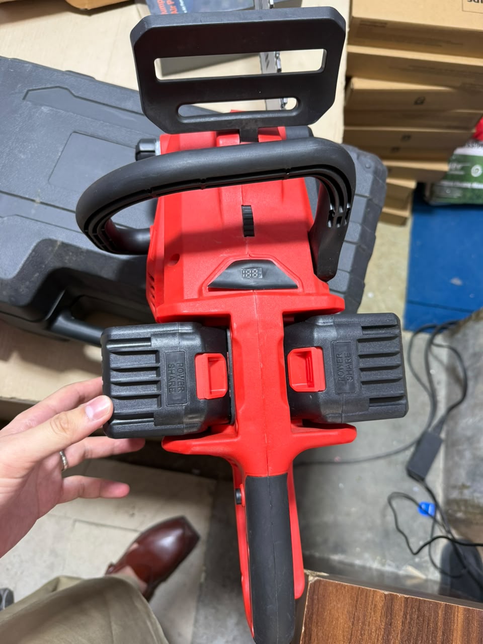 Cordless  Rechargeable with 2 Battery-Powered full  16-Chain Saw