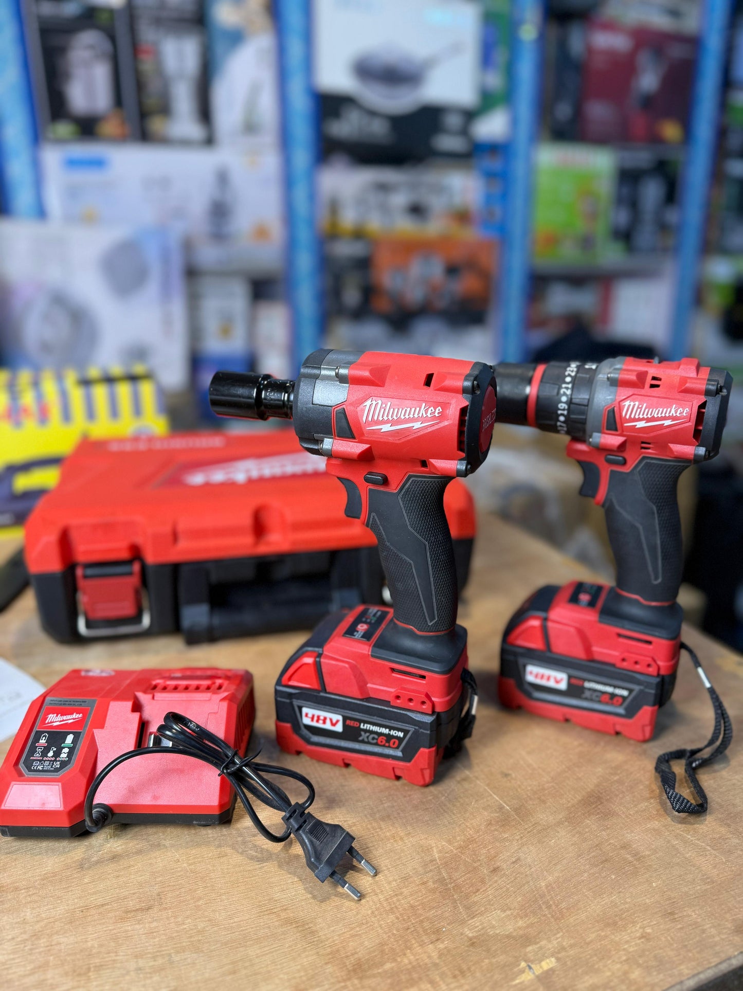 Milwaukee 2 in 1 Cordless Drill & Impact Driver