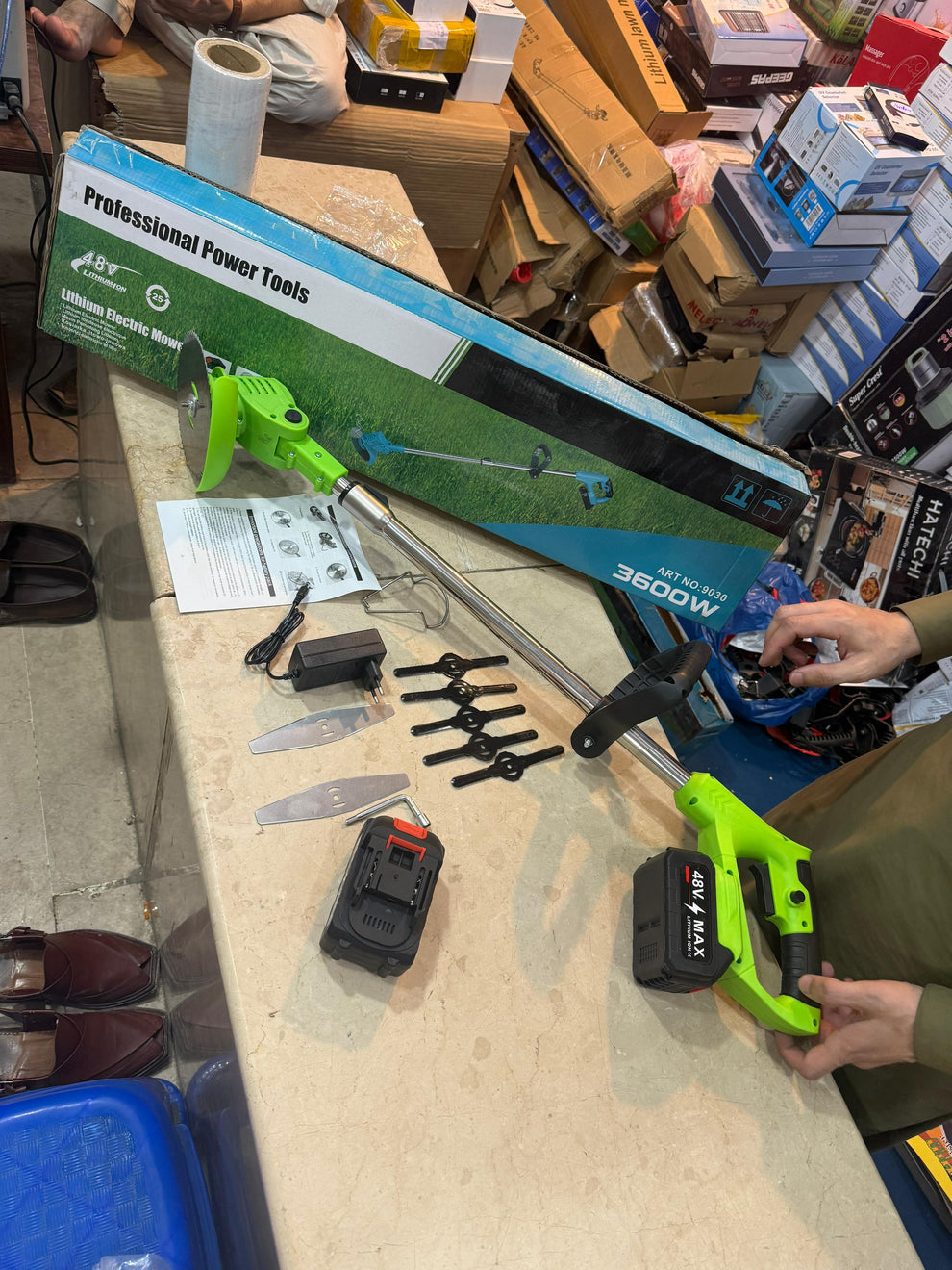 Rechargeable Grass cutting Machine 48v 2 buttery