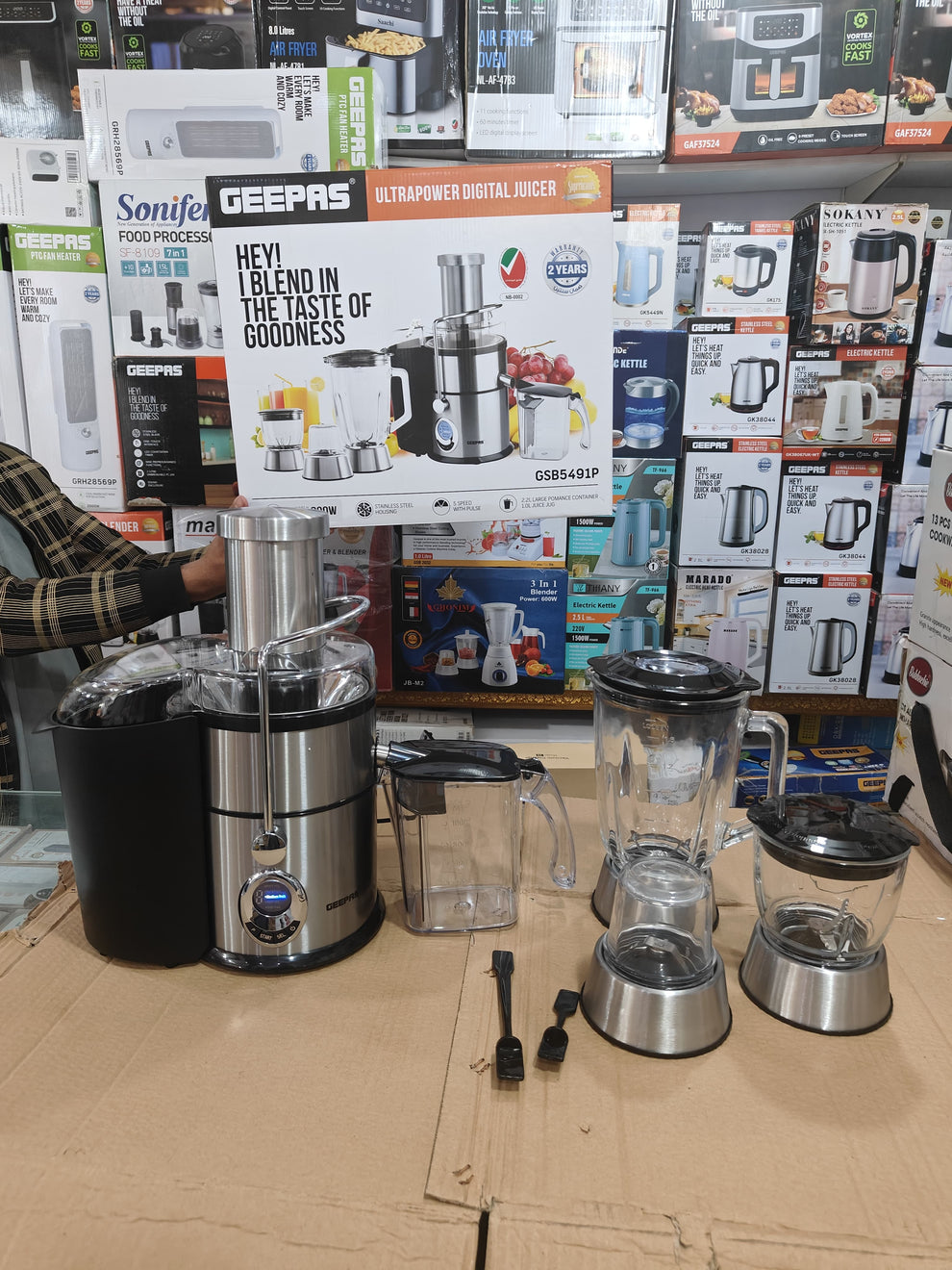 Geepas Ultrapower digital 4 in 1 juicer blender 5451