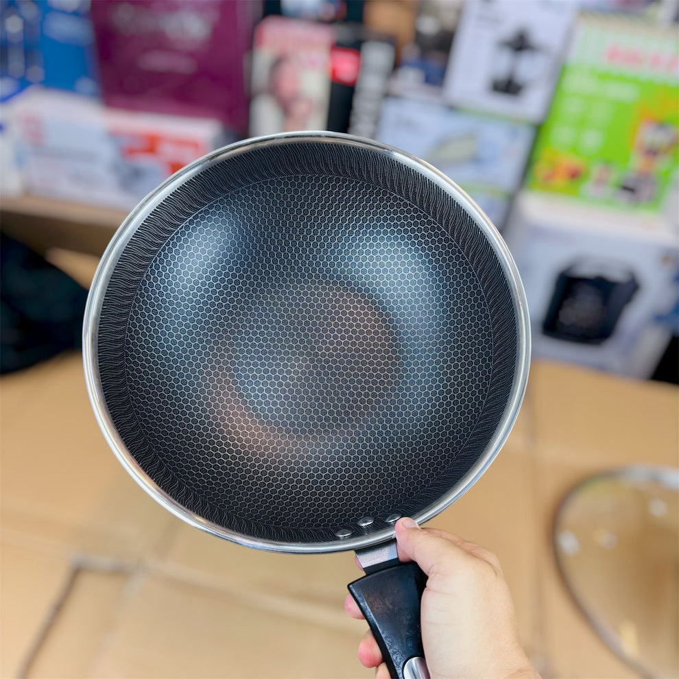 honeycomb lasser coating deep fry pan 32CM with silicon handle