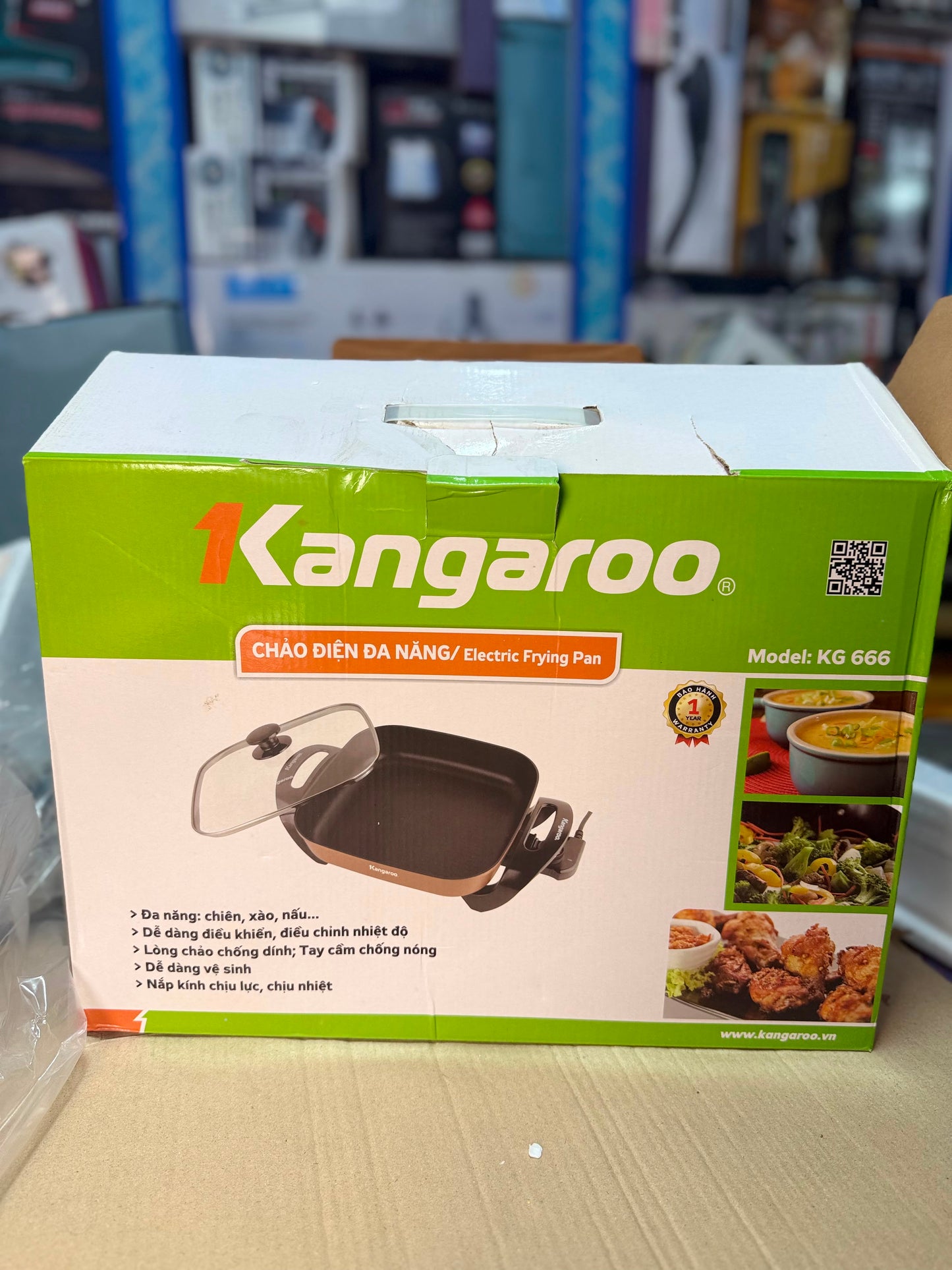 Kangaroo KG-666 Electric Frying PanCapacity: Suitable for family-size cooking
Size: Approx. 30 × 30 cm