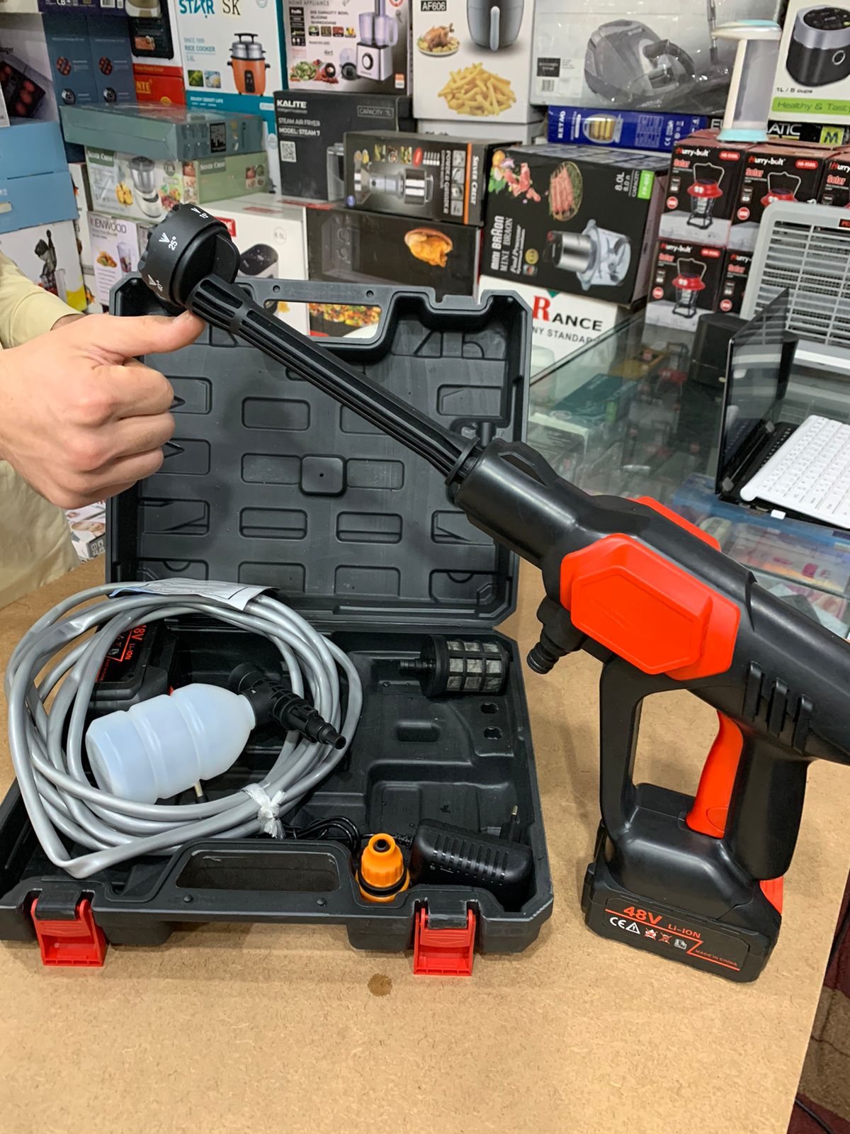 Rechargeable pressure washer 48v 2 buttery