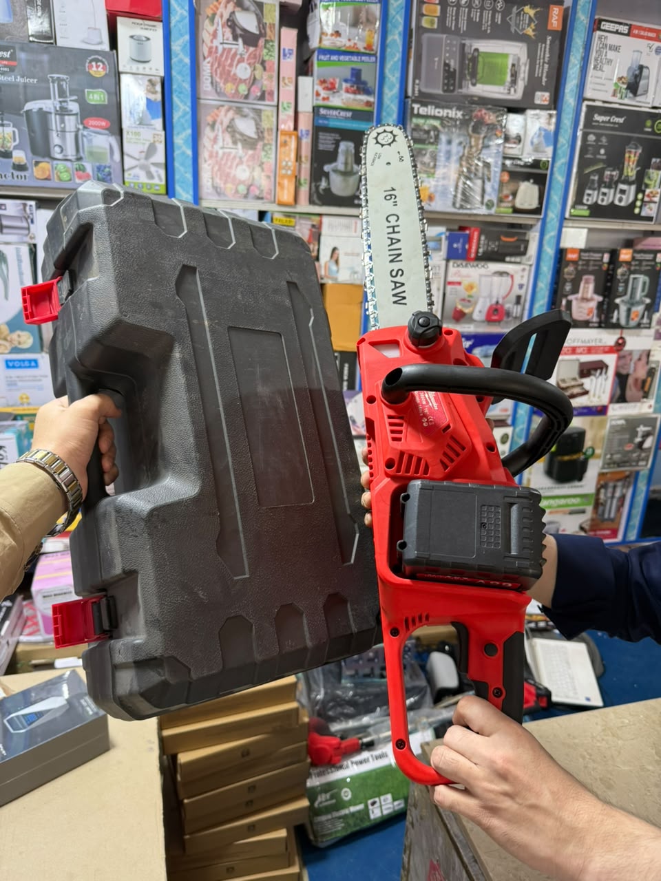 Cordless  Rechargeable with 2 Battery-Powered full  16-Chain Saw