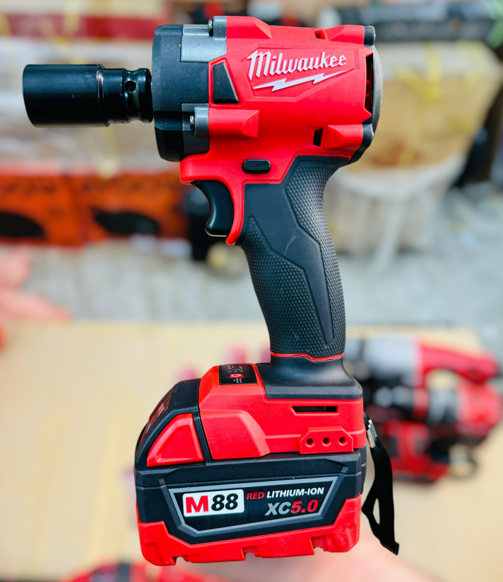 Milwaukee 4 in 1 drill machine set tool kit set